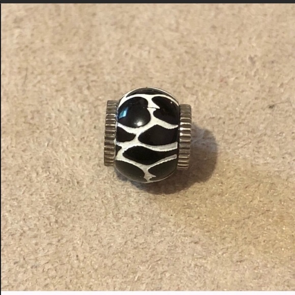 ❌SOLD OUT❌ Brighton black & white striped bead - Picture 2 of 8